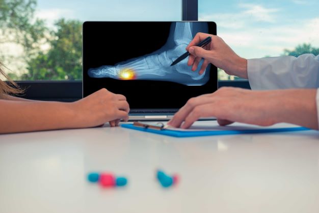 Der Orthopädie-Schuhtechniker trägt aktiv zur Besserung bei orthopädischen Problemen bei!